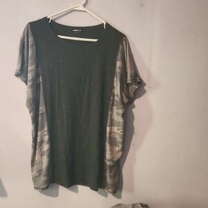 Top camo and gray xl